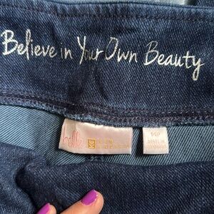 EC!! Like New Belle by Kim Gravel Flexibelle Denim Capris! Size 14 Petite!!